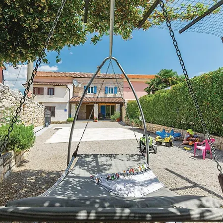 2 Bedroom Amazing In Dom wakacyjny *
