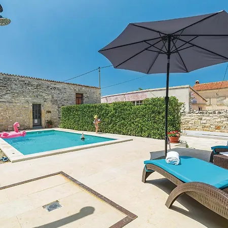 Holiday home 2 Bedroom Amazing In Rovinj
